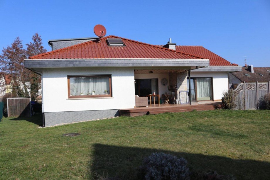  Einfamilienhaus Langg�ns