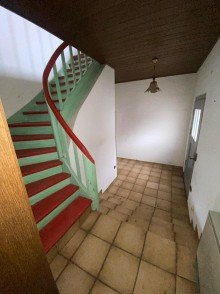  2 Wohnh�user (Neubau und Fachwerkhaus) in Heuchelheim-OT mit gro�em Grundst�ck