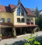 Hauptbild Gute Verkehrsanbindung nach GI /MR / FFM: Schönes Wohnhaus mit zwei Wohneinheiten in Staufenberg