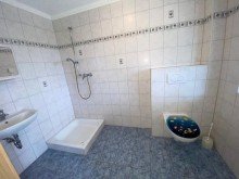  2 Wohnh�user (Neubau und Fachwerkhaus) in Heuchelheim-OT mit gro�em Grundst�ck