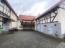  2 Wohnh�user (Neubau und Fachwerkhaus) in Heuchelheim-OT mit gro�em Grundst�ck