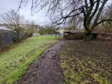  2 Wohnh�user (Neubau und Fachwerkhaus) in Heuchelheim-OT mit gro�em Grundst�ck